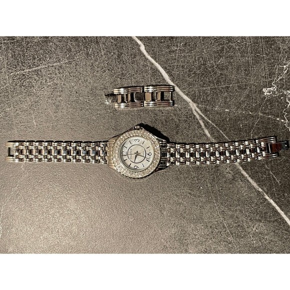 Beautiful Silver Tone Watch by Elgin - New Battery - Picture 3 of 8